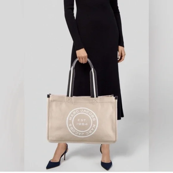 🌷Marc Jacobs Large Signet Tote - Picture 4 of 5